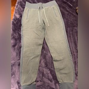 Lululemon scuba joggers size 6